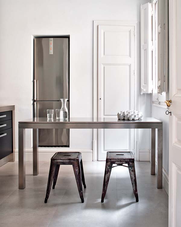 Barcelona-minimalist-classic-kitchen-stainless-steel-farmhouse-stools.jpg