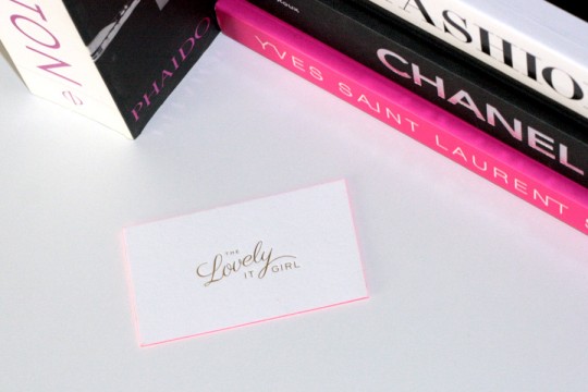 The-Lovely-It-Girl-logo-biz-card-by-Erika-Brechtel