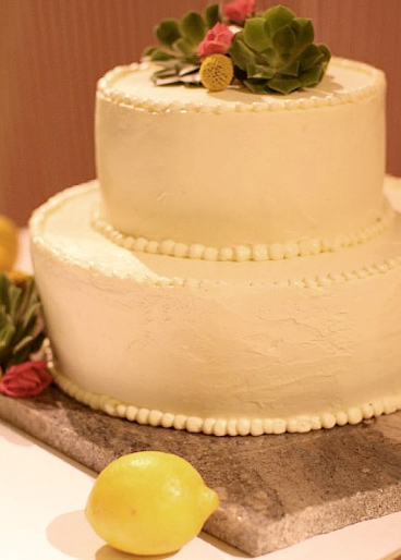 Bridal Bliss in Yellow: cake