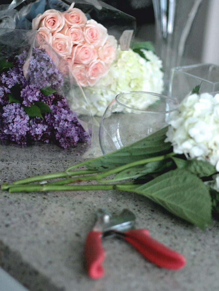 OC Family shoot Erika Brechtel behind the scenes prep fresh flowers lilac hydrangea roses